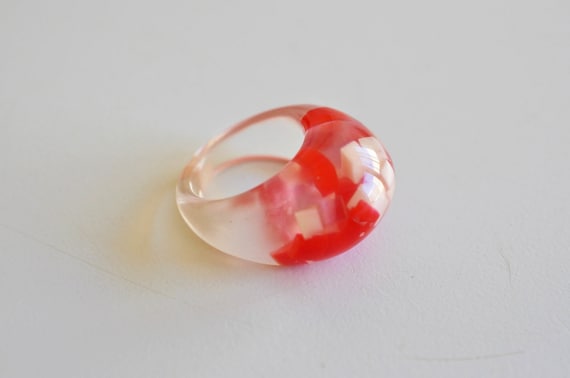 Confetti clear Bakelite ring.  Domed Bakelite rin… - image 2