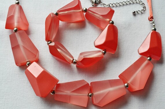 Chunky Lucite necklace and bracelet demi-parure. … - image 3