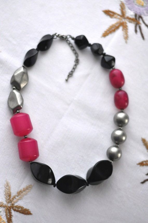 Bakelite choker, necklace. Dusky pink barrel beads