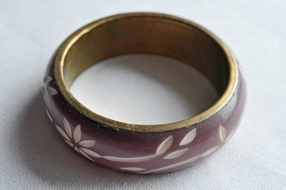 Art Deco, carved Galalith and Brass bangle, brace… - image 4