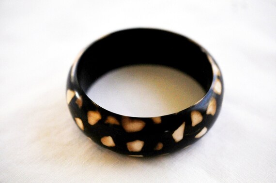 Animal print Batik Lucite, resin bangle, bracelet… - image 1