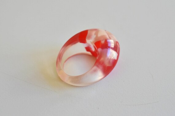 Confetti clear Bakelite ring.  Domed Bakelite rin… - image 4