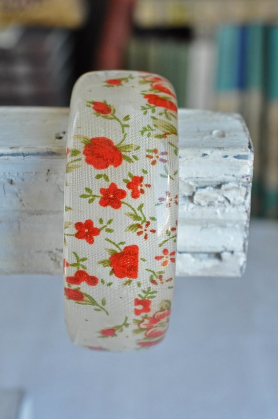 Thick, clear, Lucite bangle, bracelet with floral… - image 4