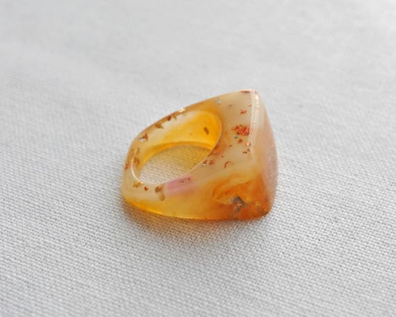Marbled Lucite rectangle ring with flecks of gold… - image 1