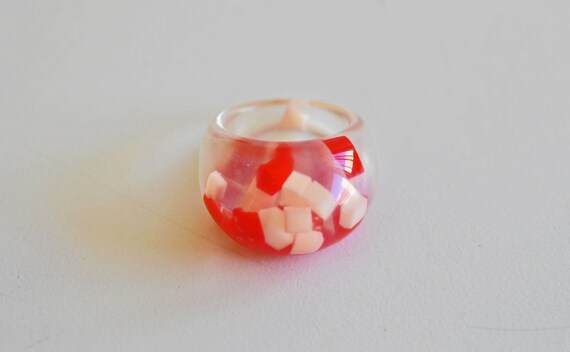 Confetti clear Bakelite ring.  Domed Bakelite rin… - image 5