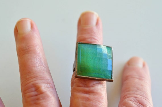 Square vintage Mood ring.  Brass backing and band… - image 5