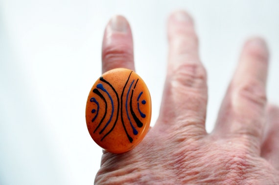 1970s adjustable orange oval ring.  Blue and blac… - image 9