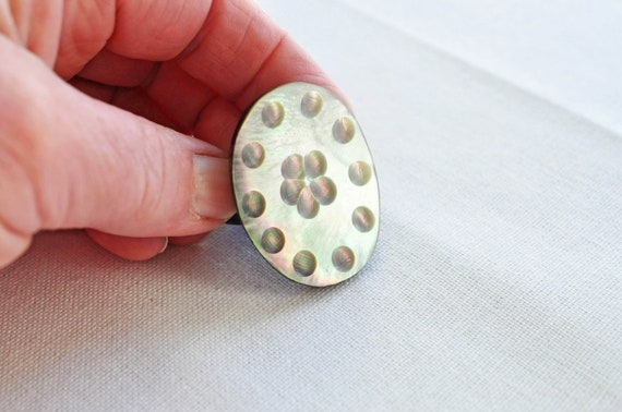 Large Statement MOP, Bone ring.  A carved layer o… - image 5