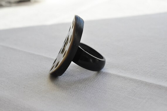 Large Statement MOP, Bone ring.  A carved layer o… - image 4