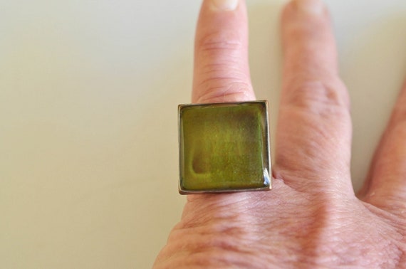 Square vintage Mood ring.  Brass backing and band… - image 1