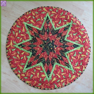 Quilted Table Topper, 25-inch Round , Caliente Peppers Green Red #776
