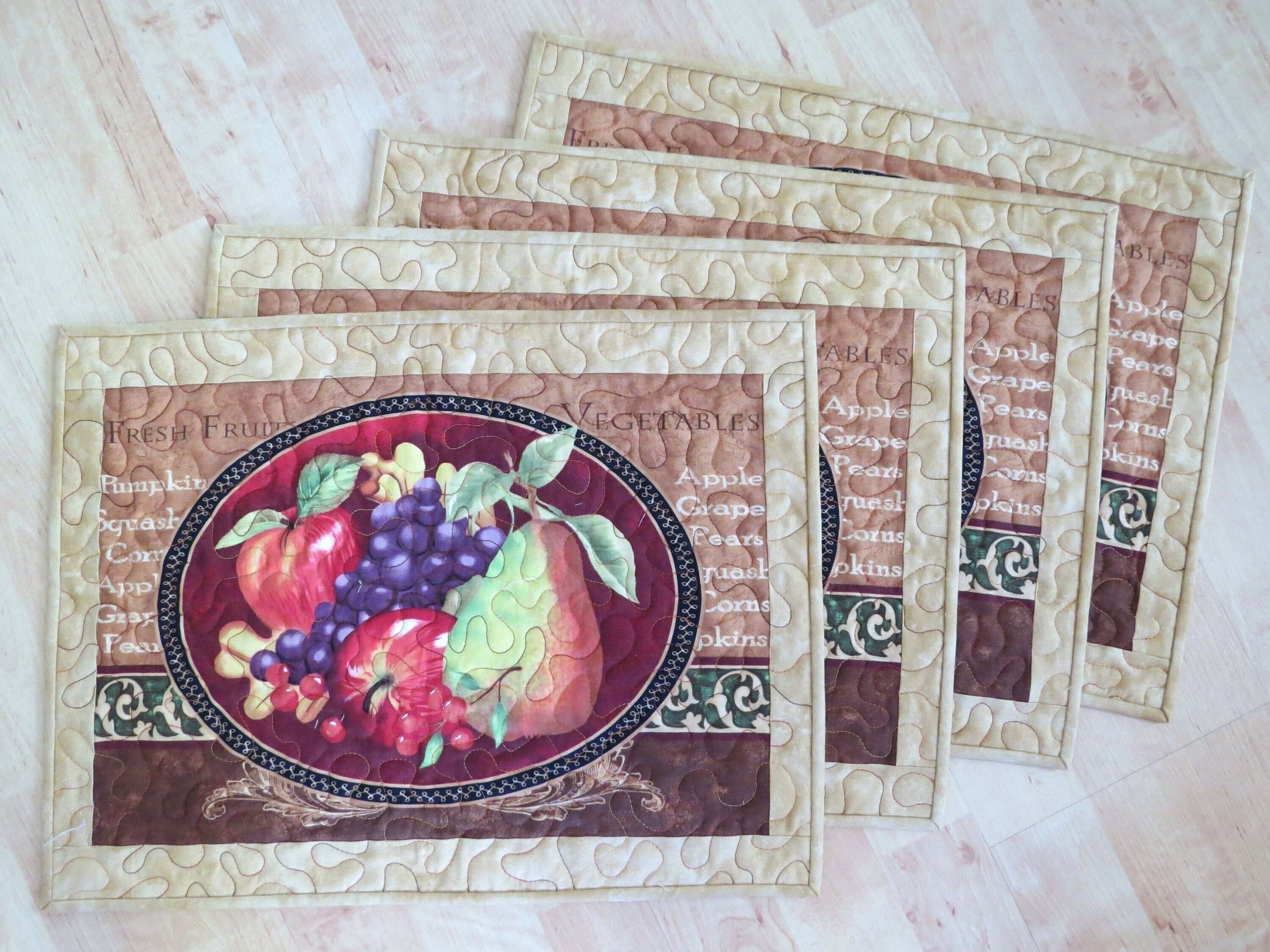 Cozy Book Quilted Place Mat GFTOMA1855