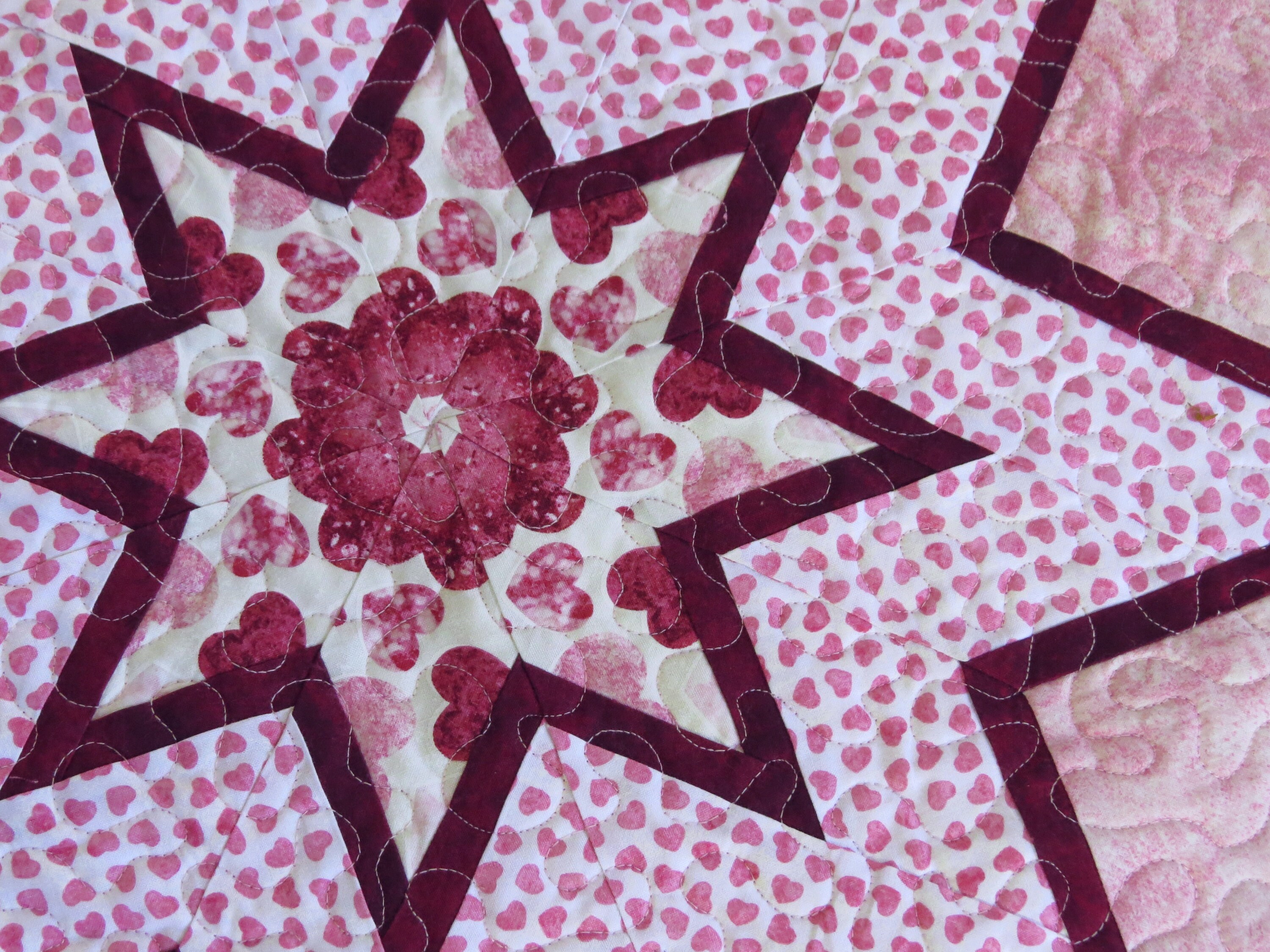 Petal Dancer Quilted Table Topper NCU0DV906