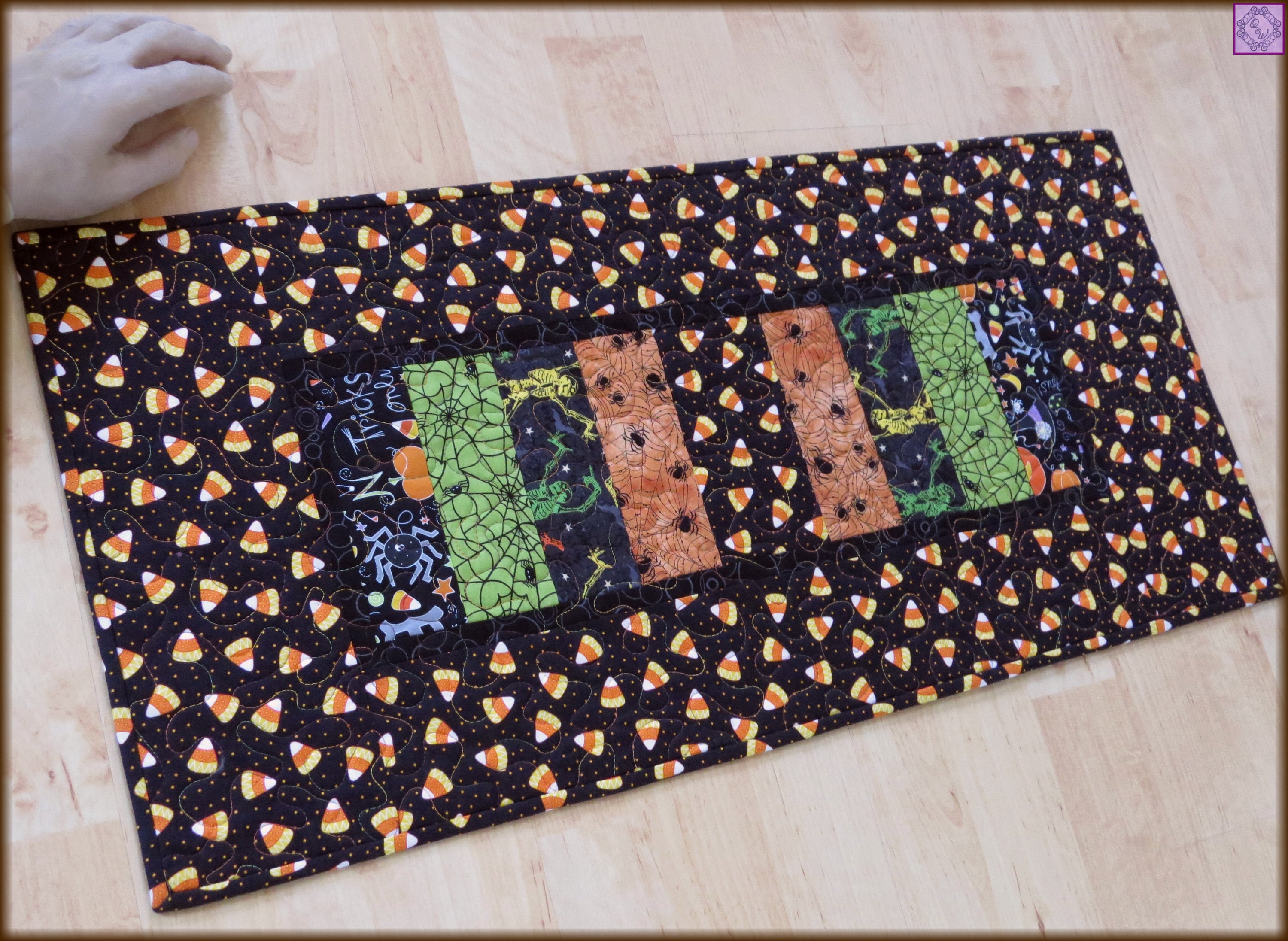 Quilted Table Runner, 14x30-inch, Halloween Centerpiece, Candy Corn ...