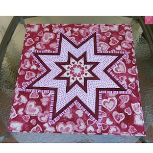 Quilted Table Topper, 28.5-inch Square, Sweetheart Valentine #1057