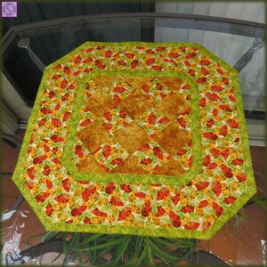 Quilted Table Topper, 23.5x23.5-inch, Autumn Fall Leaves Centerpiece 336