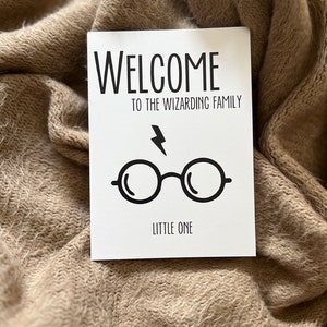 Geburts Glückwunsch Karte "Welcome in the wizarding family little one" | Potterhead (mit Briefumschlag!)