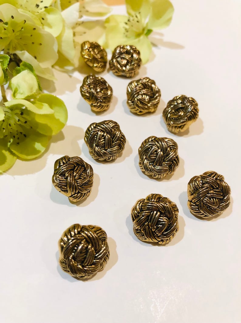 Basketweave with Shank Sewing Supply De Stash Woman/'s Knits Dress Blouse Small Gold Flower Buttons 11 x 1.5cm Baby Wear Dolls Clothes
