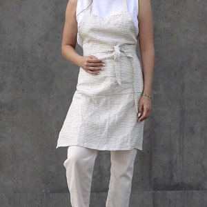 Washed linen Apron in various colours. Natural softened linen apron for cooking, crafting, gardening, art. One size unisex apron.