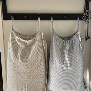 Wäschesack aus Leinen, Großer hängender Wäschesack mit Griff und Schlaufen, Aufbewahrungssack aus gewaschenem Leinen mit Kordelzug, Geschenk zur Organisation des Hauses