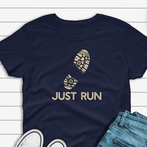 Just Run Running T-shirt, Running Shirt for Him Her, Unisex Runners Gift, Marathon Run Lover, Fitness Tee, Gym Clothes, Workout Tee