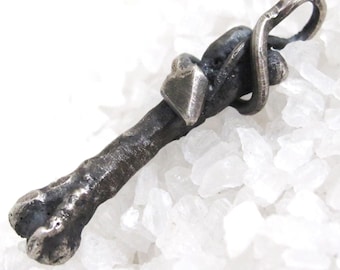 Memento mori, colgante de hueso, plata cruda, víbora rústica brutalista
