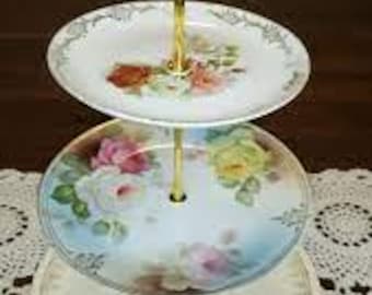 Présentoir à gateau en vaisselle vintage style cottagecore pour teatime à 3 étages