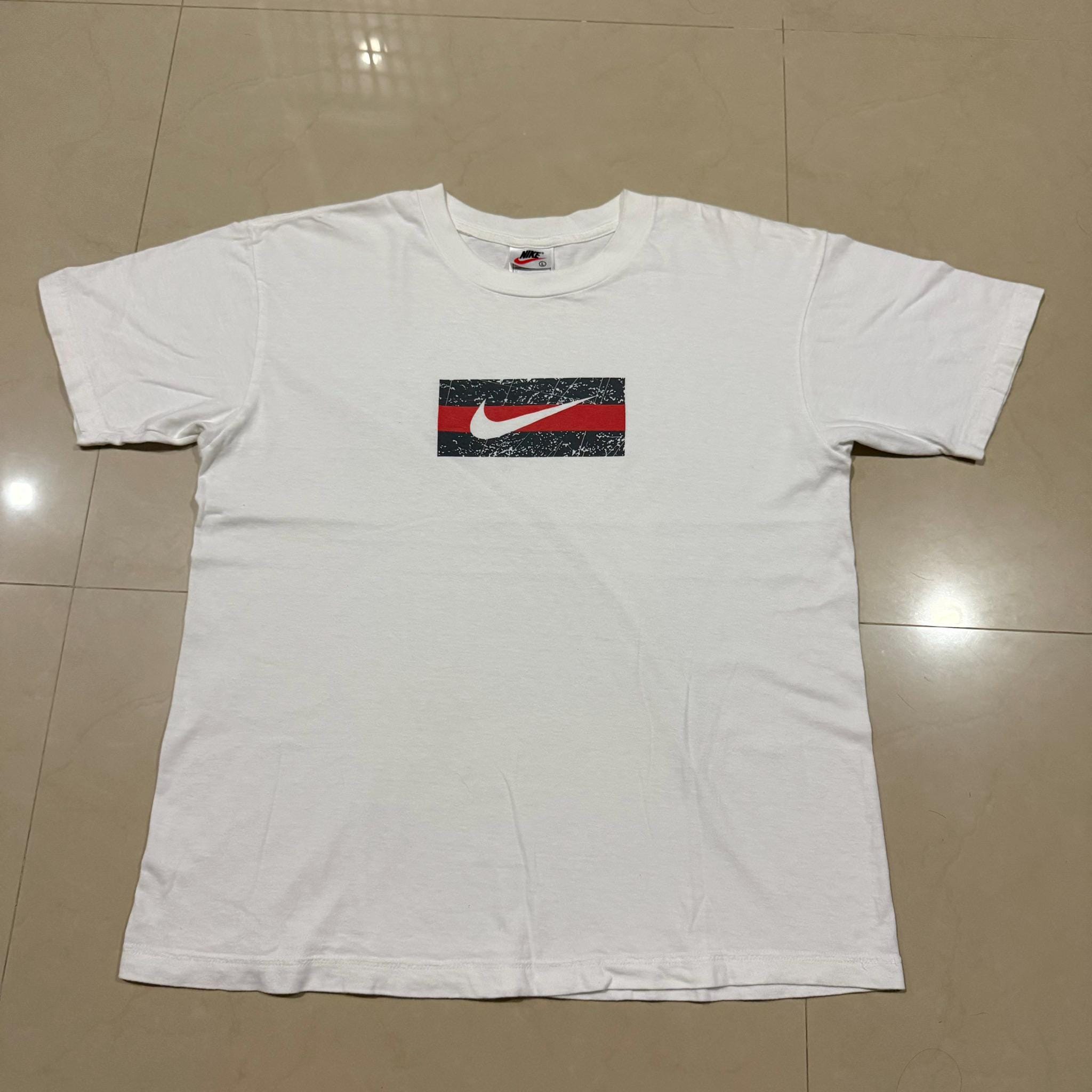 nike box logo t shirt