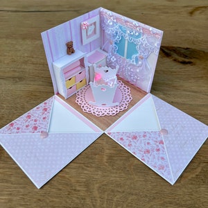 Personalisiertes Babygeschenk als Explosionsbox für ein Mädchen