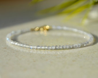 Bracelet Labradorite, bracelet femme - bracelet délicat, bracelet pierres précieuses, bracelet perlé - cadeau pour elle, bracelet flash bleu