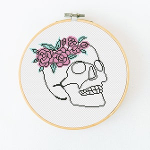 Flower Skull Cross Stitch Pattern PDF, Anatomy Cross Stitch, Floral Anatomical Hand Embroidery, Human Skull Xstitch