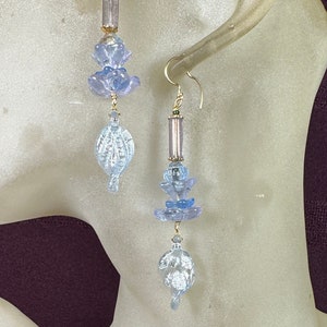 Pendientes colgantes largos, de cristal brillante, color azul pastel/lavanda, femeninos, glamorosos, ligeros y encantadores. N.° 512.