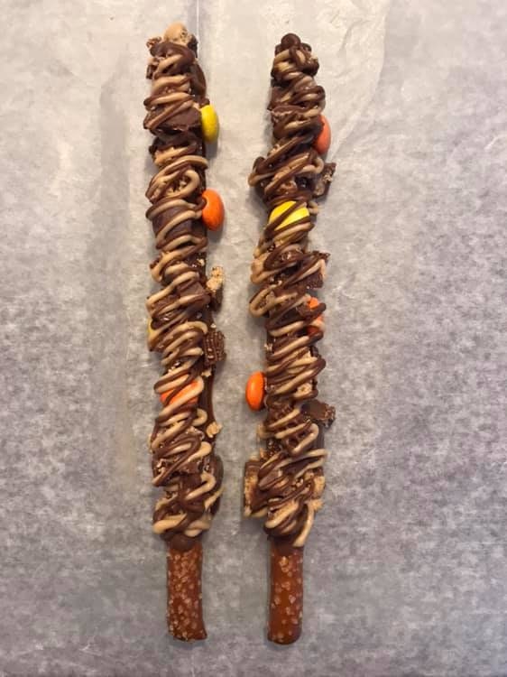 Chocolate Peanut Butter Explosion Pretzels