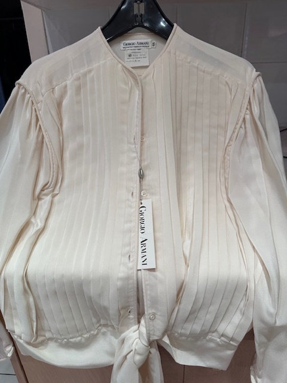 Vintage & immaculate Giorgio Armani ivory silk bl… - image 1