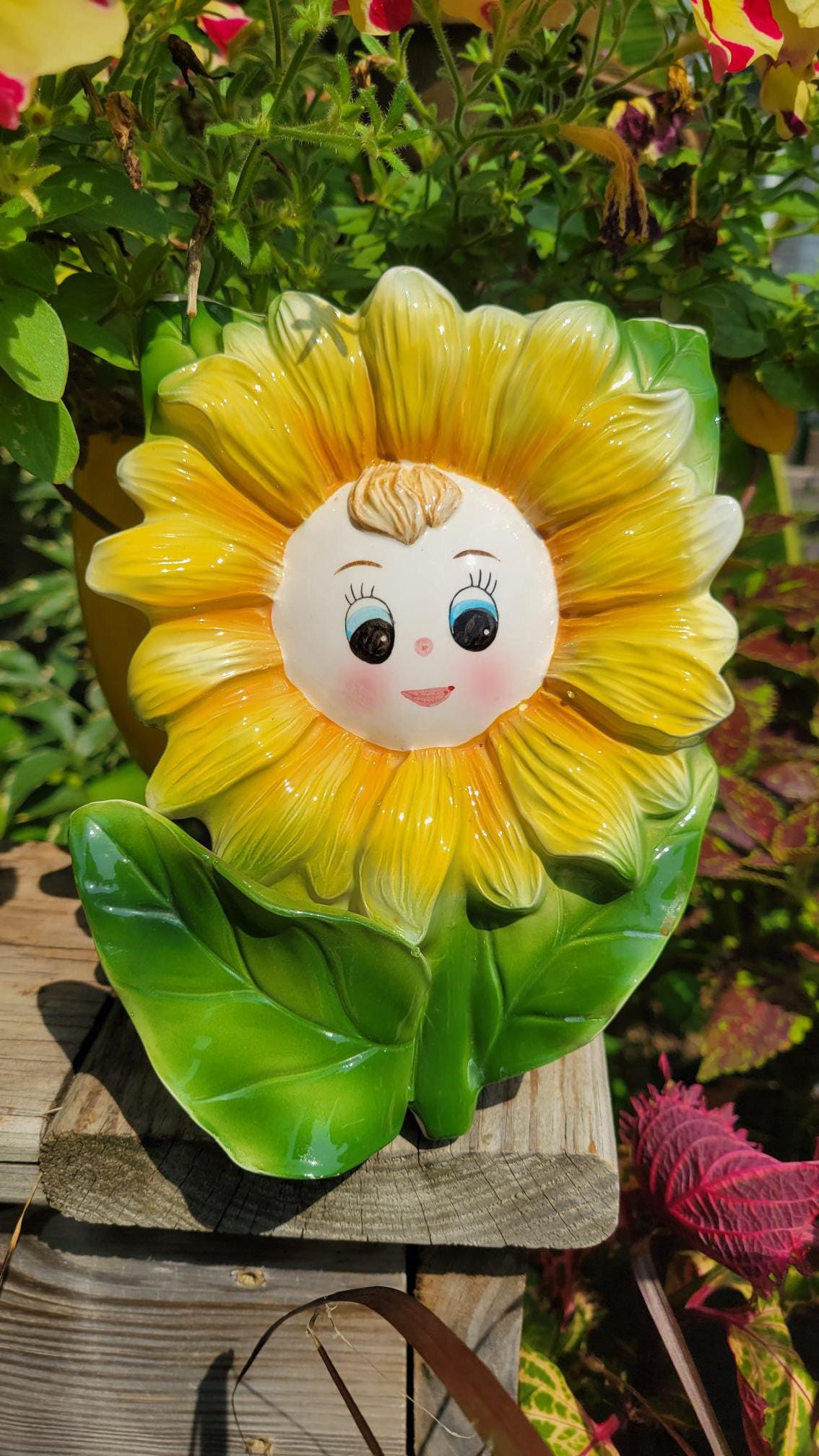 Vintage Anthropomorphic Flower Wall Pocket - Etsy