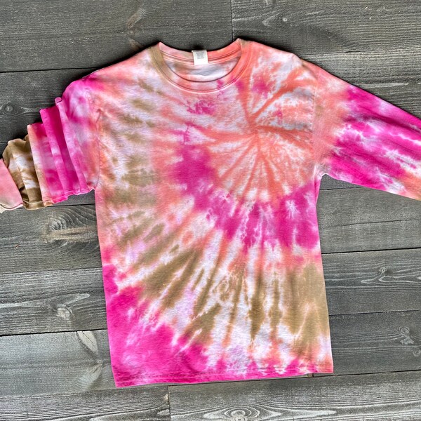 twisting shirt for tie dye