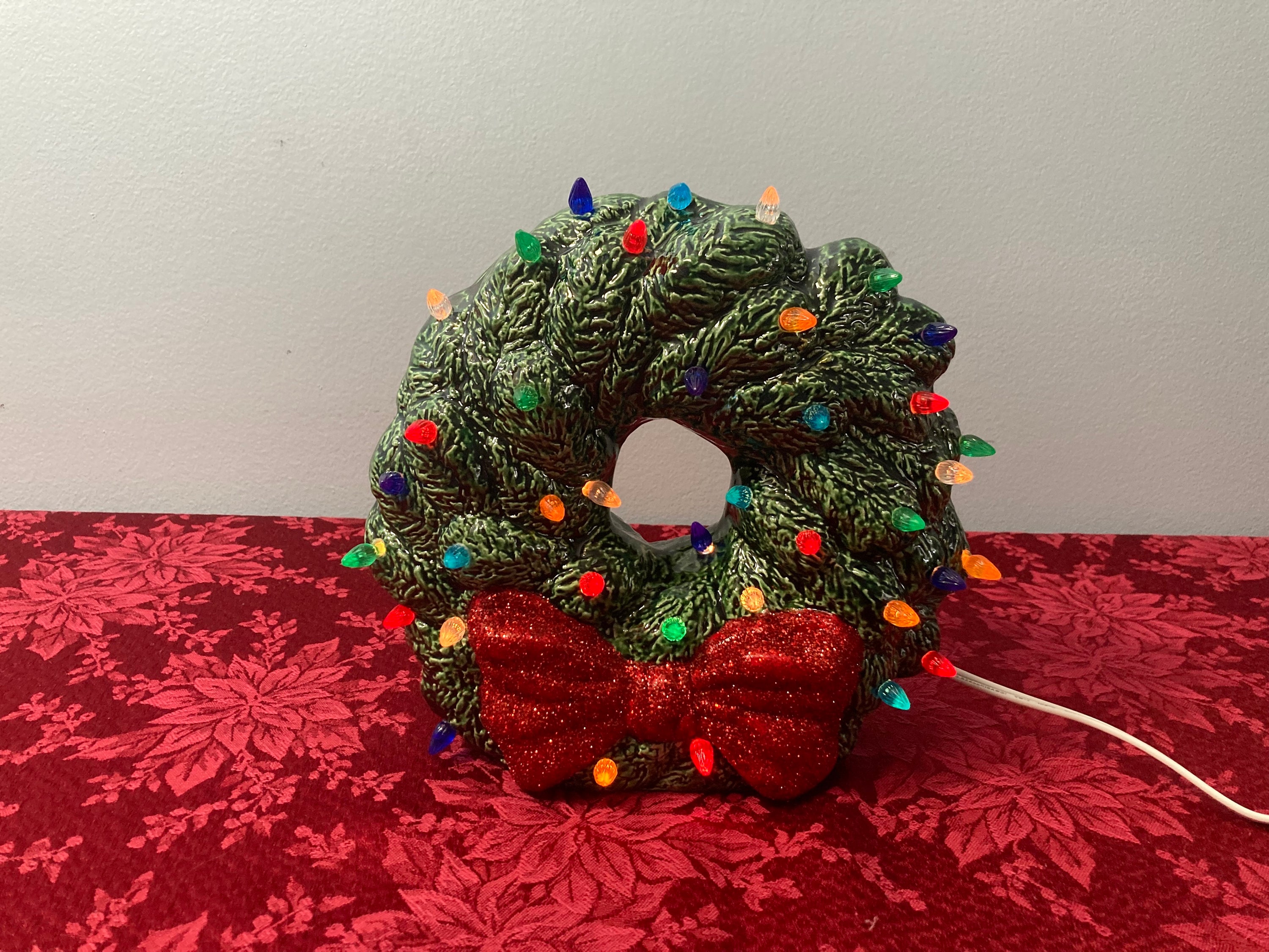 Christmas Wreath Light up Painted Ceramic - Etsy