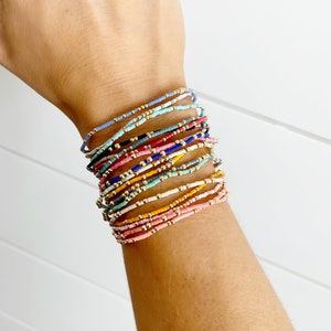 Sommer Armband Stack | Benutzerdefinierte bunte Perlen Armband | Zierliche Armbänder |  Layering Armbänder | Hand Perlen Armbänder | Mix & Match