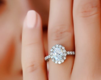 Ovaal geslepen verlovingsring, ovaal geslepen trouwring, ovale halo diamanten ring, ovale ringen vrouwen, ovaal geslepen diamanten ring, gouden ovale verlovingsringen