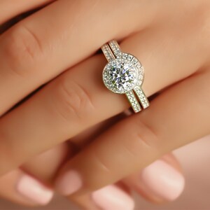 Round Halo Engagement Ring Set, Bridal Set, Halo Diamond Ring Set, Round Cut Diamond Ring with Stacking Band, Round Halo Diamond Ring
