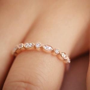 Art Deco Wedding Band Diamond, Art Deco Ring Women, Diamond Stacking Wedding Band, Minimalist Ring Vintage Inspired, 18k Gold Diamond Ring