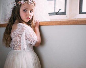 Beautiful Bohemian Vintage Hippy Rustic Wedding Long Length Ivory Tulle Lace Flutter Cap Sleeve Flower Girl Bridesmaid Dress