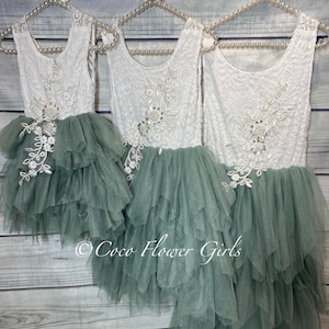 Best Selling Pretty Sage Green Rustic Boho Dress Princess Beach Wedding Tutu Flower Girl Dress Bridal Vintage Ruffles with Applique