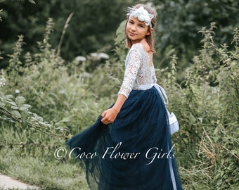 Vestido de niña de las flores de tul azul marino con fajín de diamantes - Boda rústica bohemia