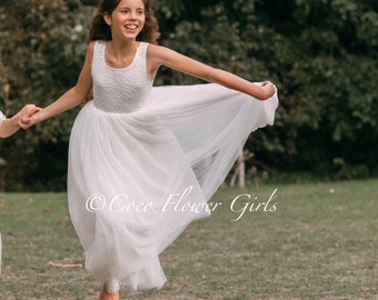 Sleeveless Classic Bohemian Style Long Length Lace Flower Girl Bridesmaid Dress - White