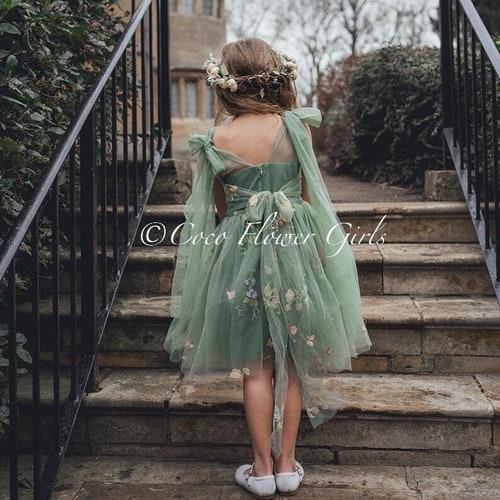 Robe de demoiselle d'honneur sauge brodée - Couture vert fougère de conte de fées pour bébé fille