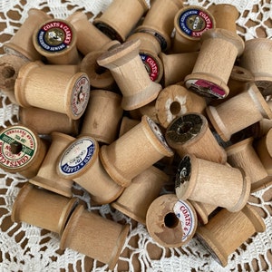 10 Vintage Empty Wood Sewing Thread Spools Small Wood Craft Supply 1.25&quot; Randomly Selected