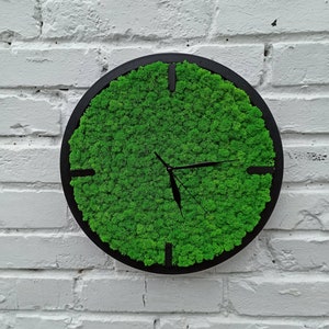 Green moss wood wall clock, Wood Wall clock with natural green moss, Office wall decor, Natural decor, Wall wood clock, Moss wall clock