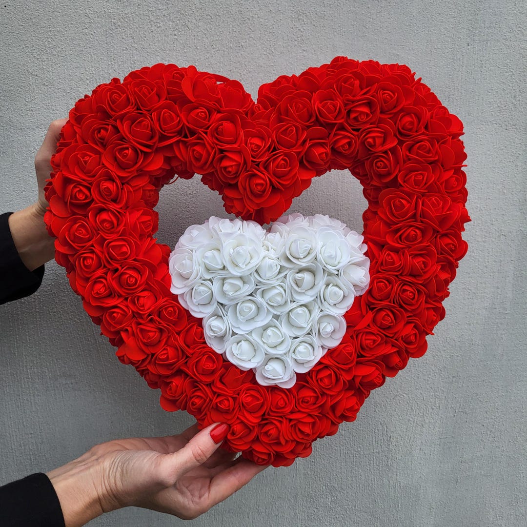 V Shape Roses Valentine Red White Heart Shaped Rose Wreath, Double Heart Valentine’s ...
