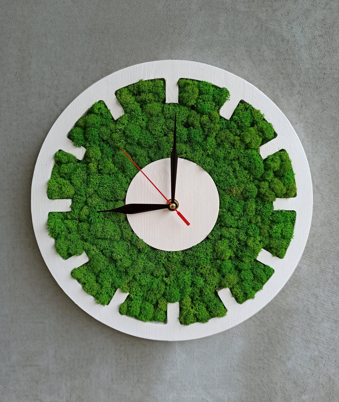 Green Moss Wood Wall Clock, Wood Wall Clock With Natural Green Moss ...